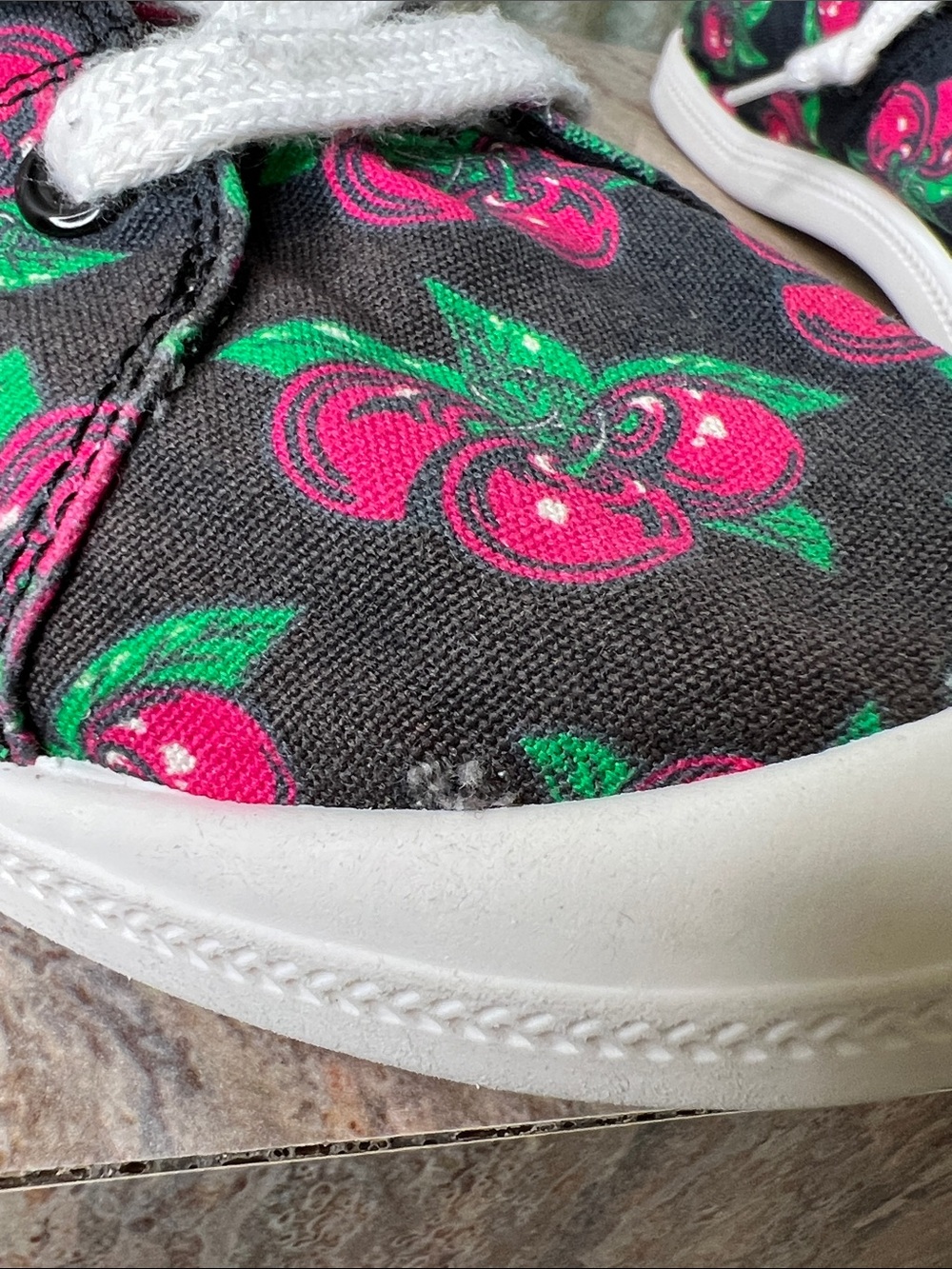 Betsey Johnson Cherry-Print Canvas Sneakers - Black/Pink S-9WW - Picture 7 of 7